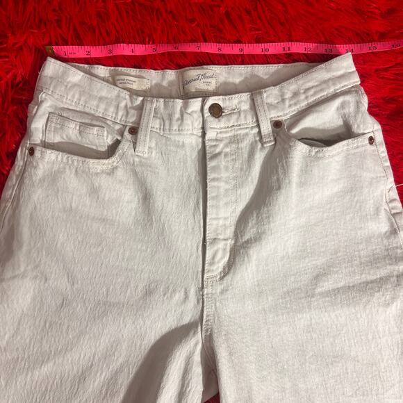 Universal Threads High Waisted White Mom Jeans Size 28 - Picture 2 of 4